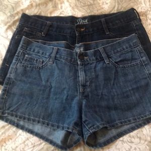 2 pair of old navy shorts